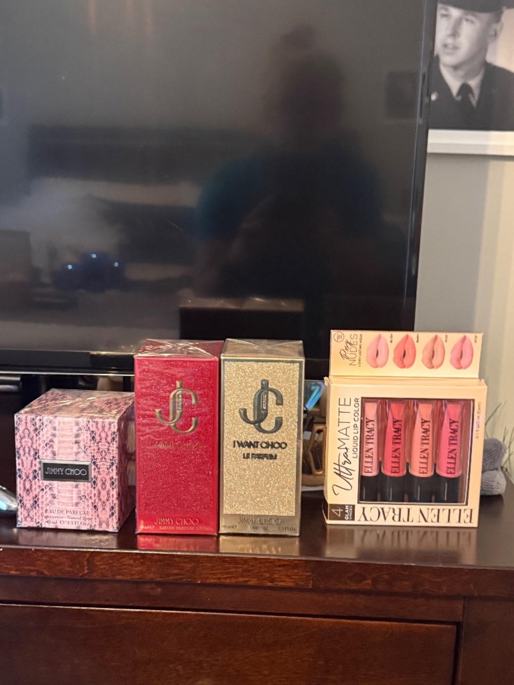Assortment of Perfume - Picture 8 of 8